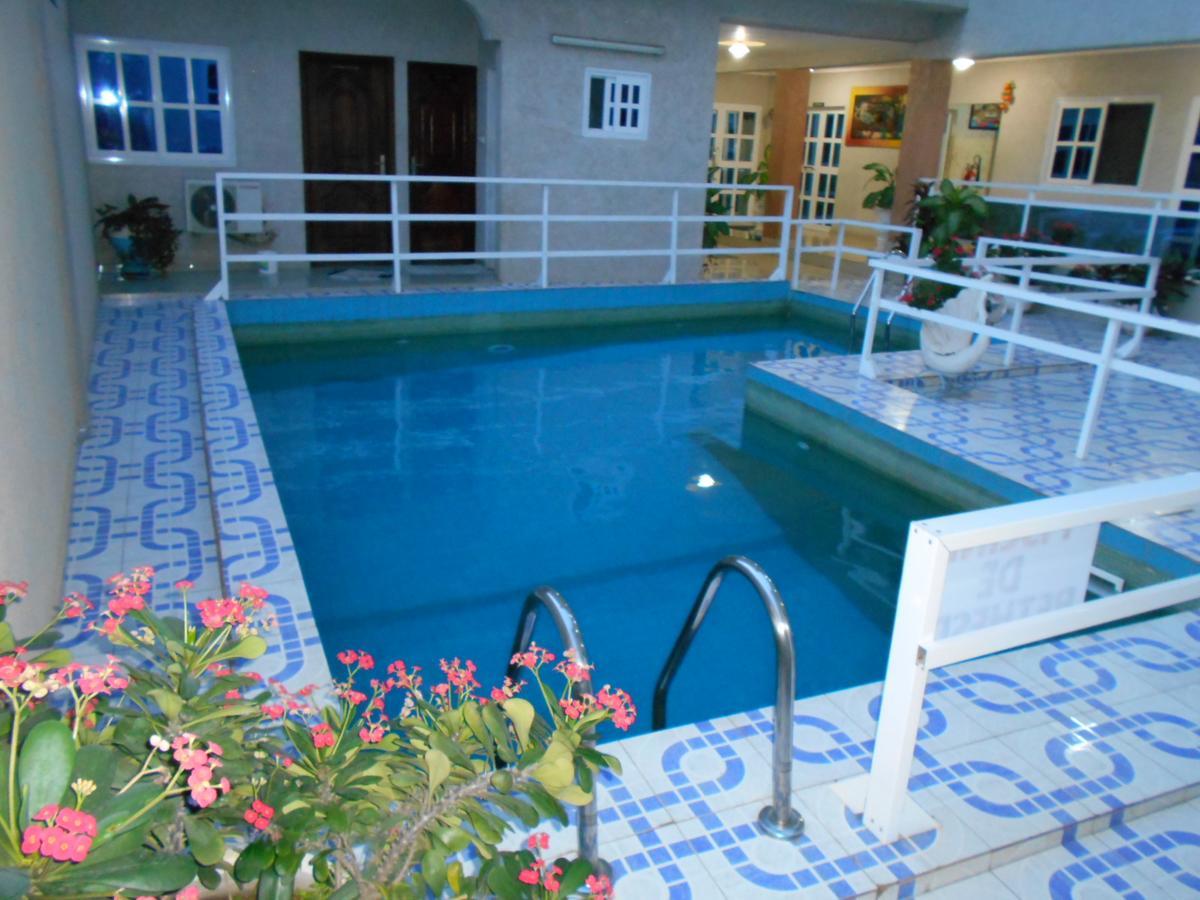 Agla Hotel Lome Luaran gambar
