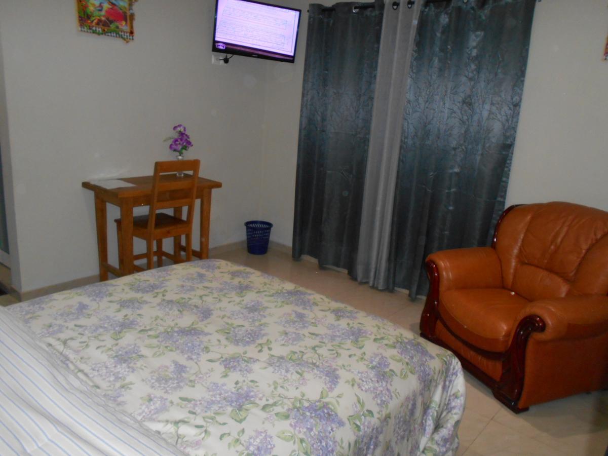 Agla Hotel Lome Luaran gambar