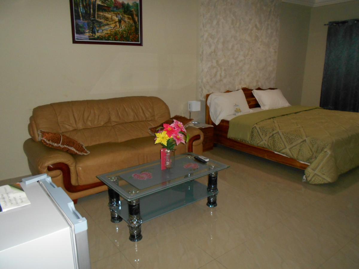 Agla Hotel Lome Luaran gambar