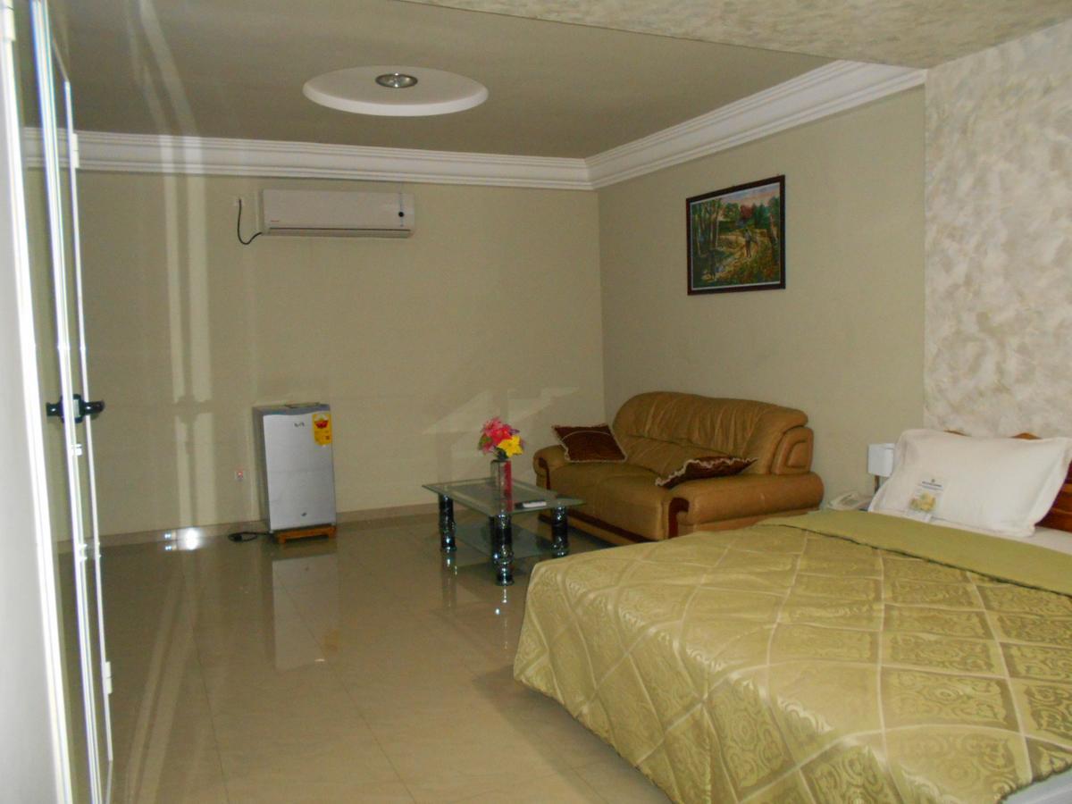 Agla Hotel Lome Luaran gambar
