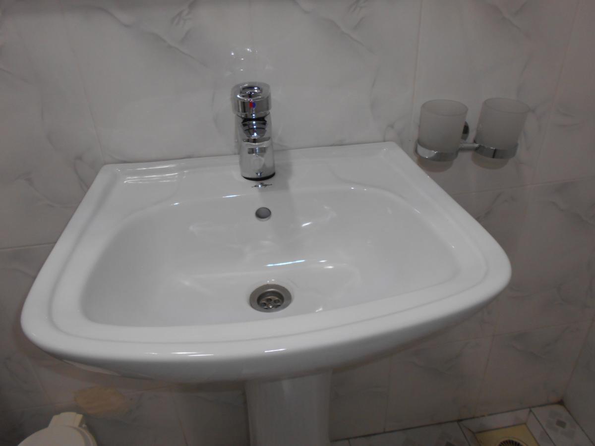 Agla Hotel Lome Luaran gambar