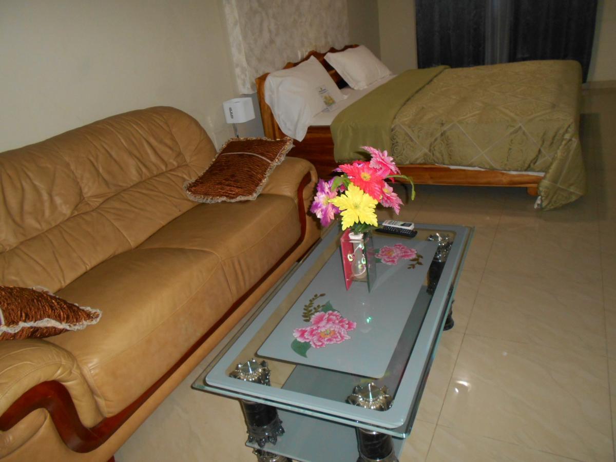 Agla Hotel Lome Luaran gambar