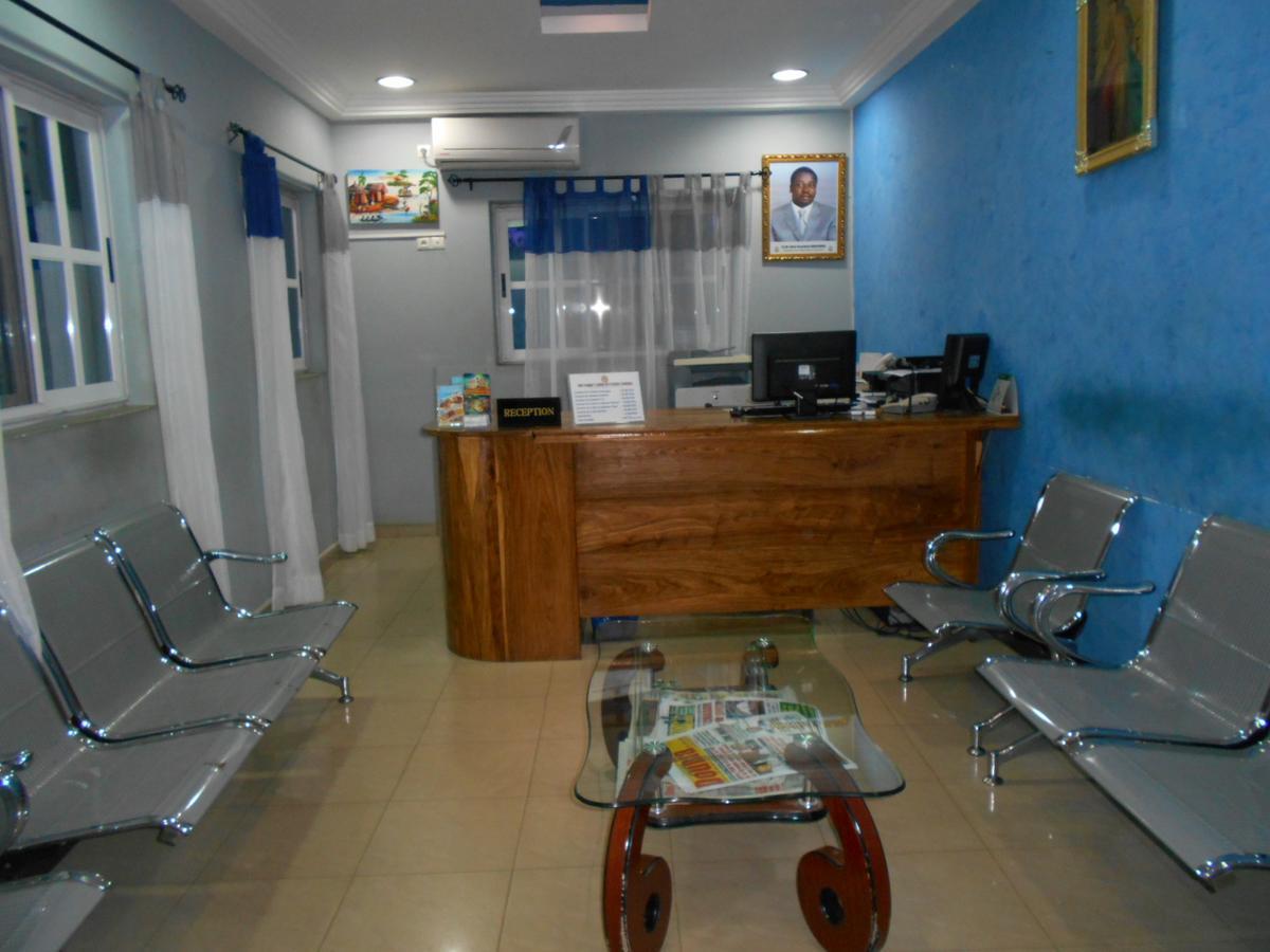 Agla Hotel Lome Luaran gambar