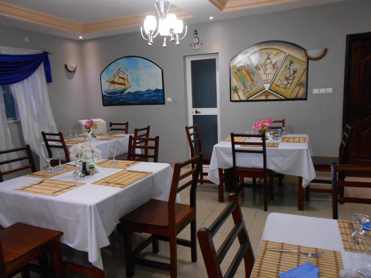Agla Hotel Lome Luaran gambar