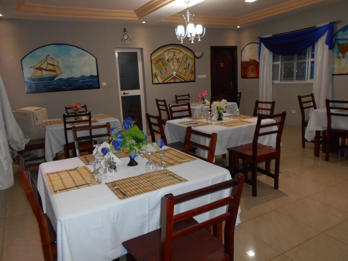Agla Hotel Lome Luaran gambar