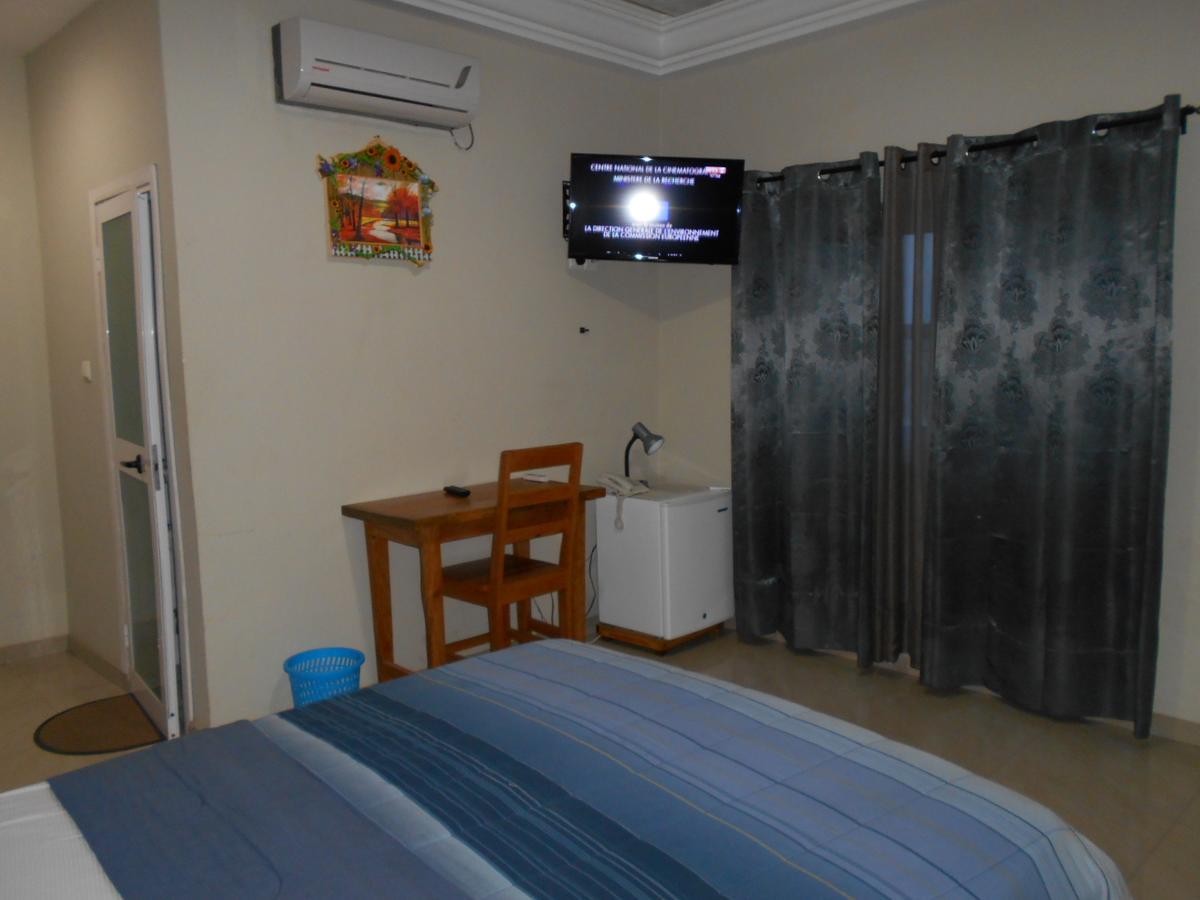 Agla Hotel Lome Luaran gambar